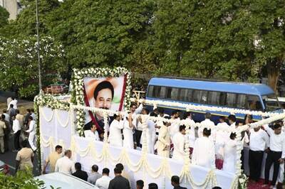 Friends, Staff Bid Goodbye to Subrata Roy; 16-Year-Old Grandson Performs Last Rites, Sons Miss Funeral