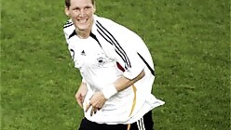Schweinsteiger comes to the WC party