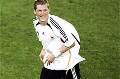 Schweinsteiger comes to the WC party