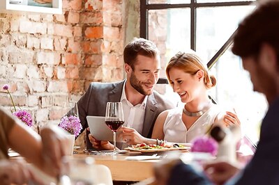 Tinder Generation More Into Dating And Dining Etiquette: Study