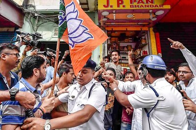 Caught in Chopper Politics in Bengal, BJP Cries Foul Over Half-a-Dozen Leaders Denied Landing Permission