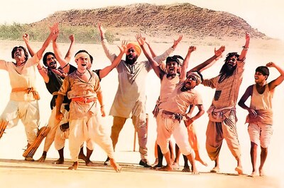 ICC World Cup 2019: Binge-watch These Bollywood Movies on Cricket Before India Plays Its First Match