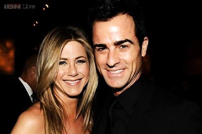 Justin Theroux hijacks girlfriend Jennifer Aniston's beauty products