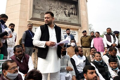 'Arrest Me if You Have Power': Tejashwi Attacks Nitish Govt After FIR on Oppn Leaders for Staging Dharna