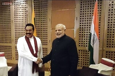 PM Modi meets Sri Lankan President Rajapaksa, thanks him for Indian fishermen release