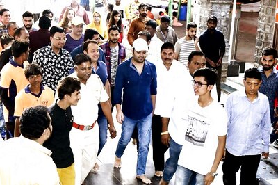 Kapil Sharma Visits Shirdi With Girlfriend Ginni Chatrath For Firangi Success