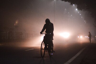 5-Day-Long Cold Wave, Dense Fog Keep North India Shivering; Around 70 Flights Delayed in Delhi Again