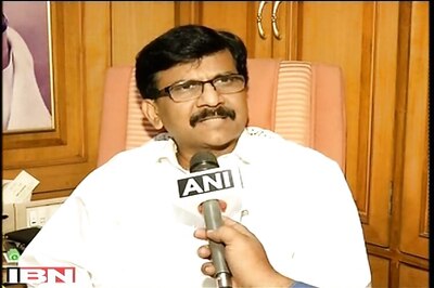 Shiv Sena congratulates Nitish, calls him a 'hero' ahead of Mahagathbandhan's imminent victory