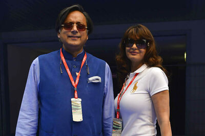 Pak Journalist Mehr Tarar Questioned in Sunanda Pushkar Death Case