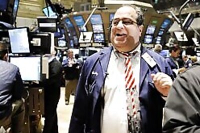 Despite recession fears Wall Street ends in green