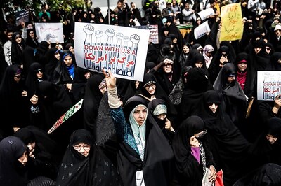 Iran Bans 1,300 Imports as Protesters, Police Clash Over Currency Weakness