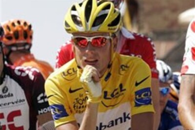 Tour's yellow jersey remains with Rasmussen