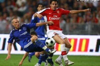 Milan make €35m bid for Fabregas: Reports