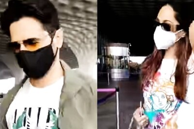 Sidharth Malhotra, Kiara Advani Twin in White As They Jet Off to 2nd Holiday After New Year Vacay