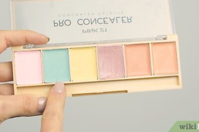 How to Use a Concealer Palette