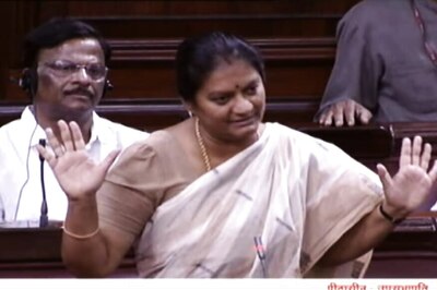 SC Orders Expelled AIADMK MP Sasikala Pushpa to Join Probe