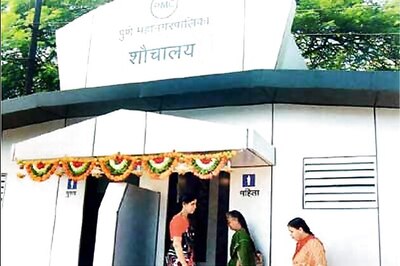 LS candidate makes pitch for construction of toilets