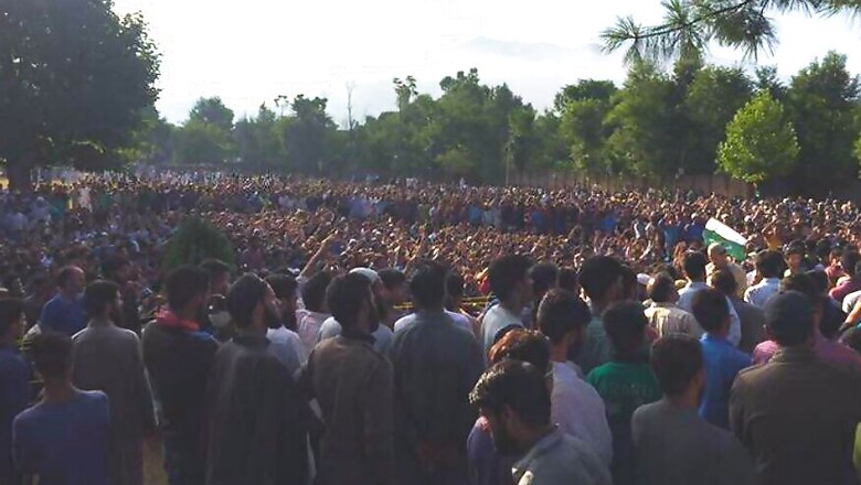 Thousands Gather at Tral For Funeral of Hizbul Militant Burhan Wani