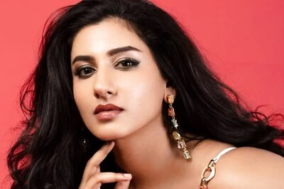 Vishnu Priya's Vintage Pictures In A Captivating White Dress Takes Internet By Storm