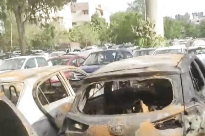 5 Shops Damaged in Chandni Chowk Blaze, 17 Cars Gutted by Fire in East Delhi