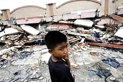 Indonesia quake: Rescue effort on as death toll rises