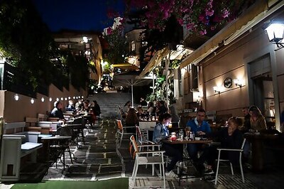 The Latest: Melbourne Shuts 2 Schools, Rally Turns Violent