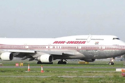 Parliamentary Panel Demands Answers From Shakahaari Air India Over Non-veg Food Ban