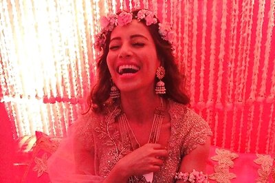 Bipasha Basu Makes for a Glowing Happy Bride on Her Mehendi Function