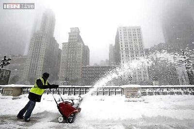 Major snowstorm hits Chicago, heads toward New England