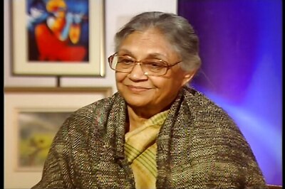 Delhi CM Sheila Dikshit awarded by Assocham Ladies League for public service