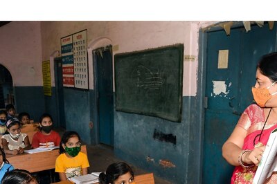 Telangana to Curb Fees in Colleges, Cabinet for English Medium in Schools