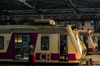 Indian Railways to Carry Out Jumbo, Mega Blocks in Mumbai Today: Check Local Train Routes, Timings