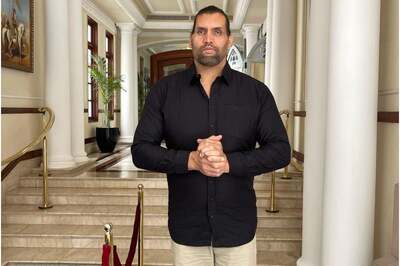 The Great Khali and Aditya Roy Kapoor Face Off in Push Up Challenge on Continental Wrestling Entertainment