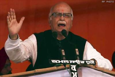 Advani praises MNREGA at the United Nations