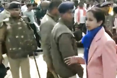 FIR Against 2 for Pulling Woman Deputy Collector's Hair, 150 Booked for Pro-CAA Rally in MP Without Permission