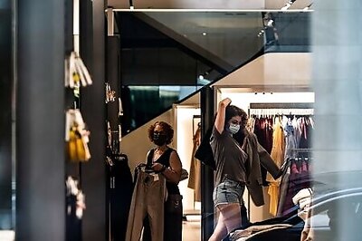 U.S. retail sales rise less than expected in July