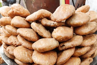 Craving For Delicious Snacks? Visit Jaipur Namkeen Bhandar at Delhi Gate