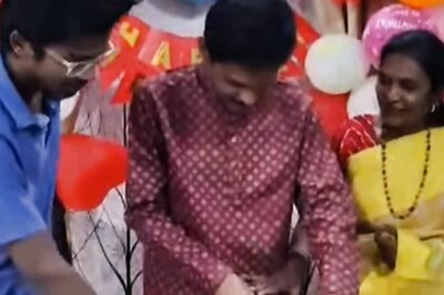 Man Cuts Papaya Instead Of Cake On Birthday, Netizens Say ‘Would Rather Not Celebrate’