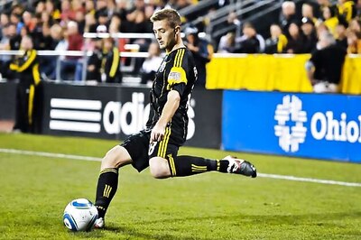 Gay soccer player Robbie Rogers joins LA Galaxy