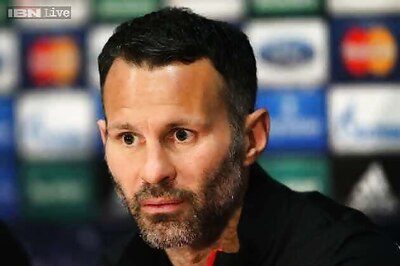 Ryan Giggs urges Man United players to entertain fans