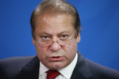Special Medical Board Examines Former Pak PM Nawaz Sharif in Jail