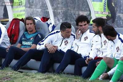 Cristiano Ronaldo trains with Portugal