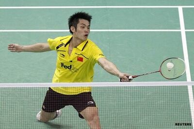 Lin Dan, Lee Chong reach second round in Paris