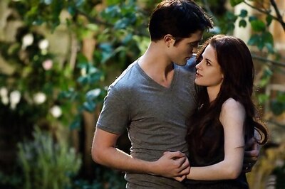 Robert Pattinson spends Christmas without Stewart