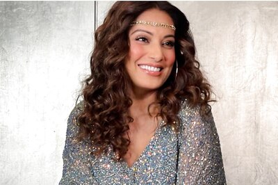 Bipasha Basu Certainly Gives Retro Vibes in This Halloween Themed Dress