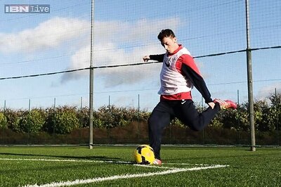 Mesut Ozil out for up to three games with shoulder injury: Wenger