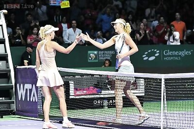 Caroline Wozniacki beats Maria Sharapova at WTA Finals
