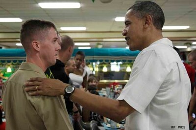 Obama caps Christmas by visiting US troops