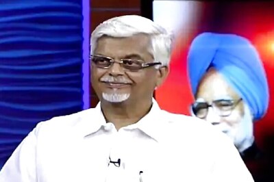 Manmohan Singh's Ex-advisor Sanjaya Baru Duped of Rs 24,000 after Ordering Liquor Online