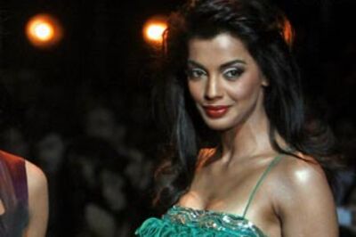 Mugdha replaces Katrina in Bollywood entertainer